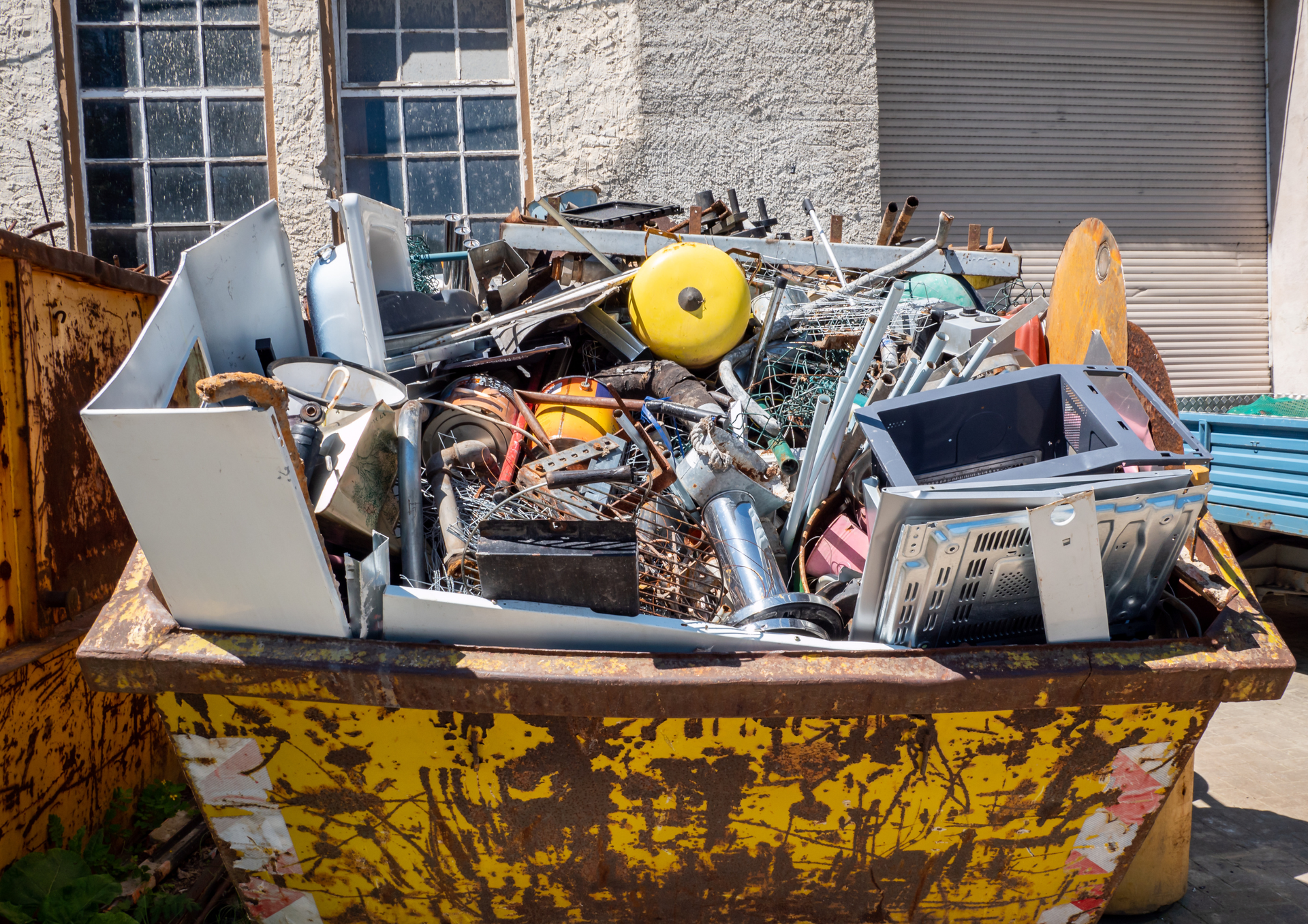 What to Consider When You Hire Skip Near Me for Home Projects Today